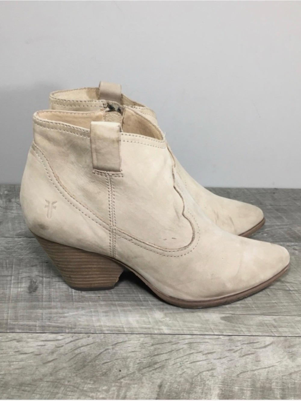 FRYE 72056 Reina Tan Short Distressed Leather Women's Bootie Boots Size 8.5